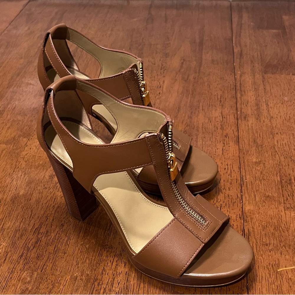 NWT and box! Michael Kors Zip Sandle - Picture 3 of 7